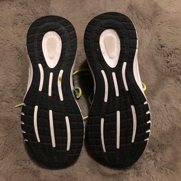 Adidas Runners - Picture 3 of 4